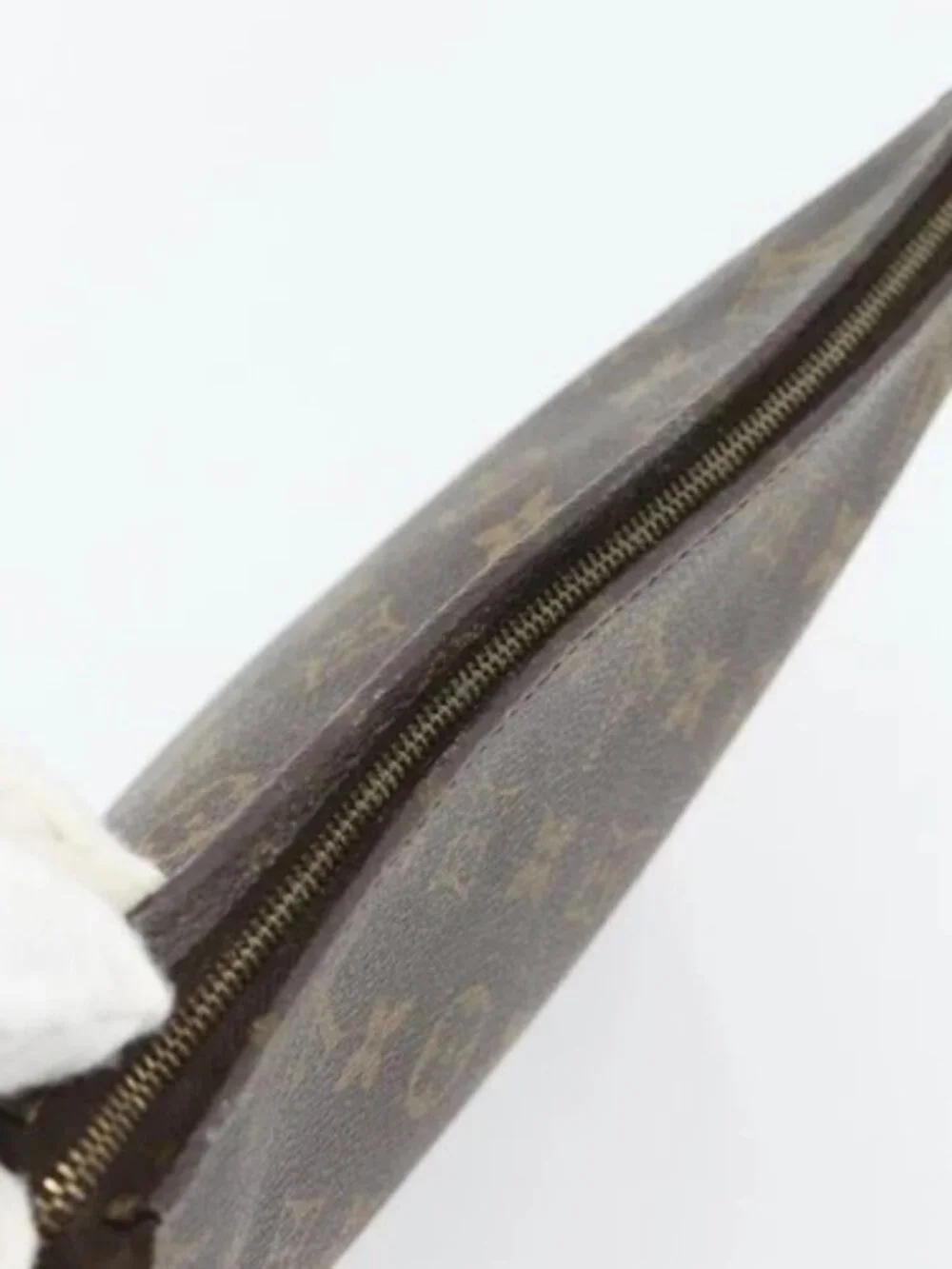 LOUIS VUITTON Monogram Poche Toilette 26 Pouch M47542 LV Auth 180910